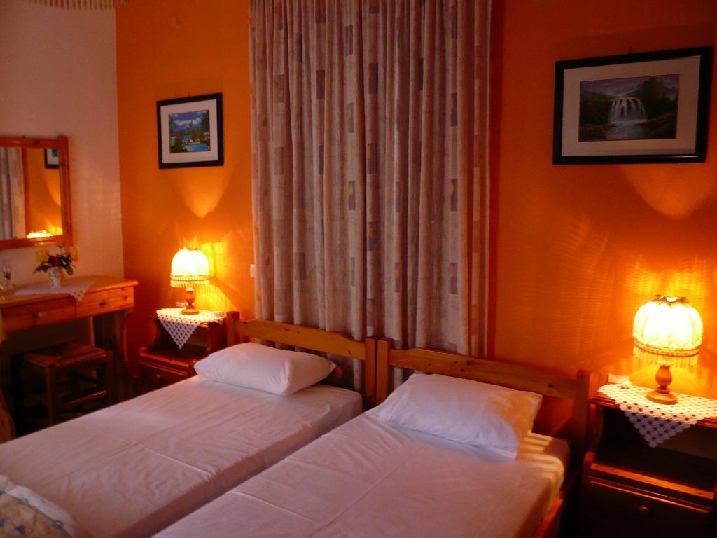 Liossis Rooms & Apartments 스코펠로스 타운 객실 사진